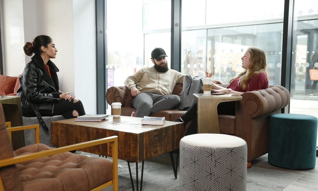 Students in cafe