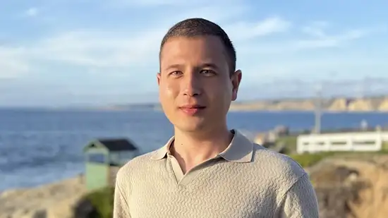 Dr Denis Mustafov