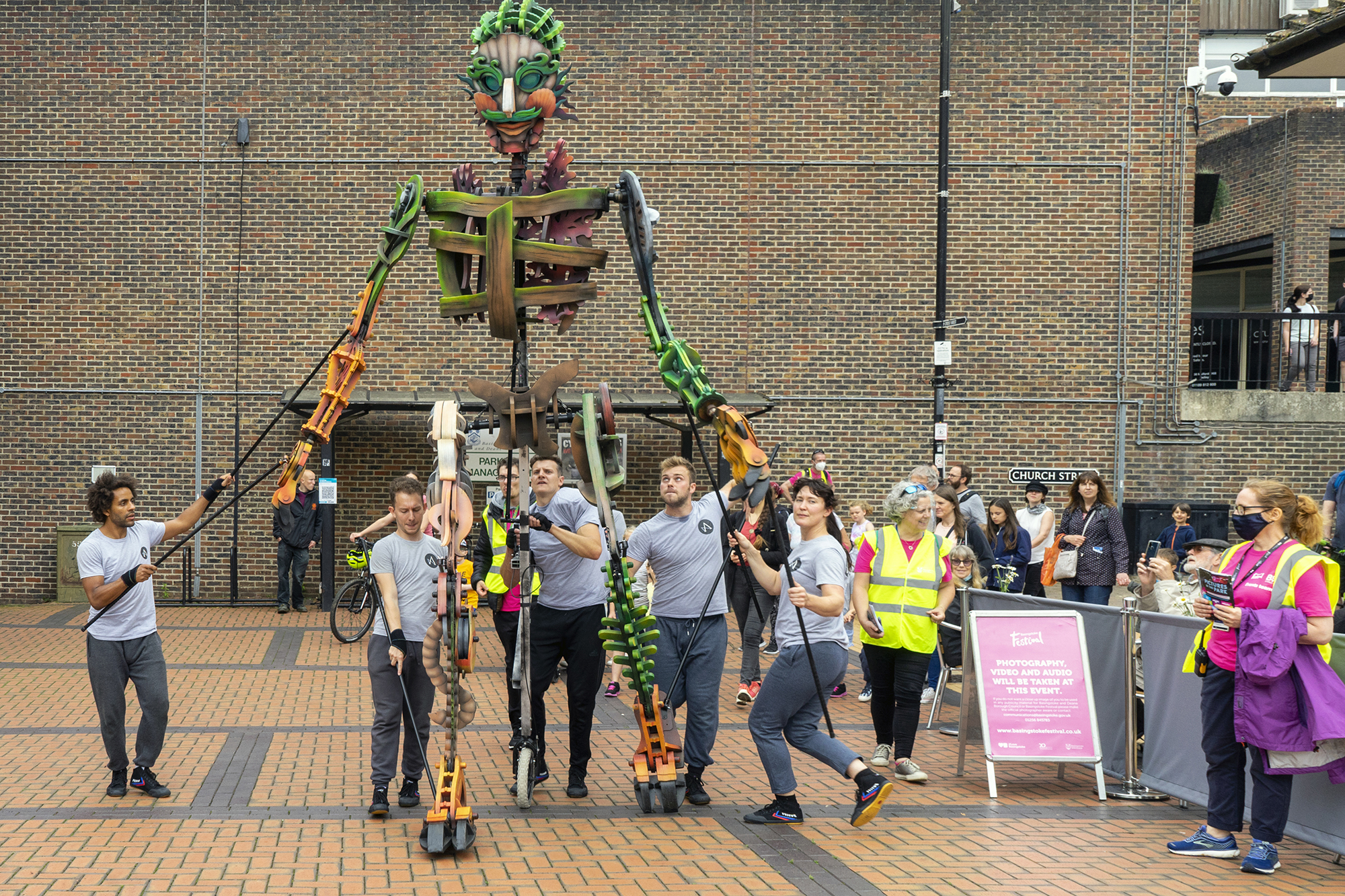 Giant puppet