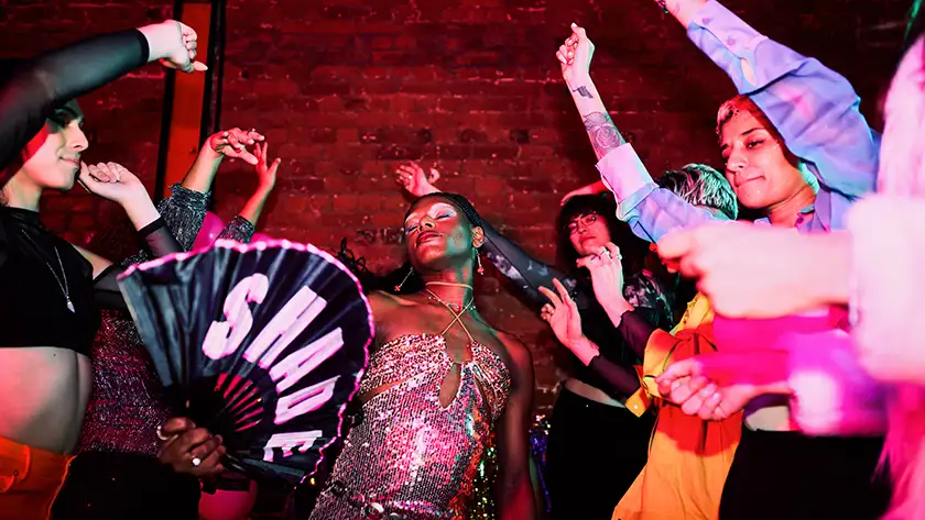 People in a night club dancing