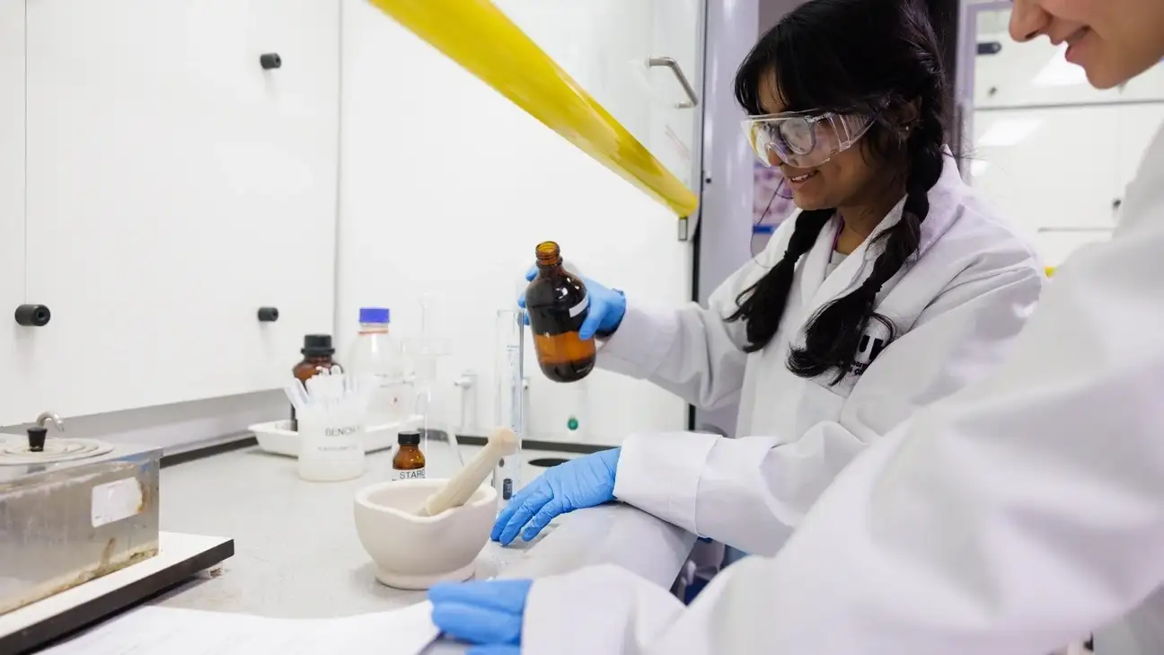 Students using lab 