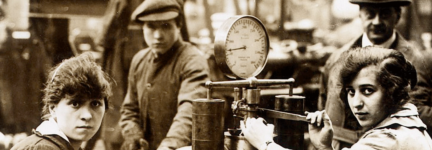 Workers in munitions factory