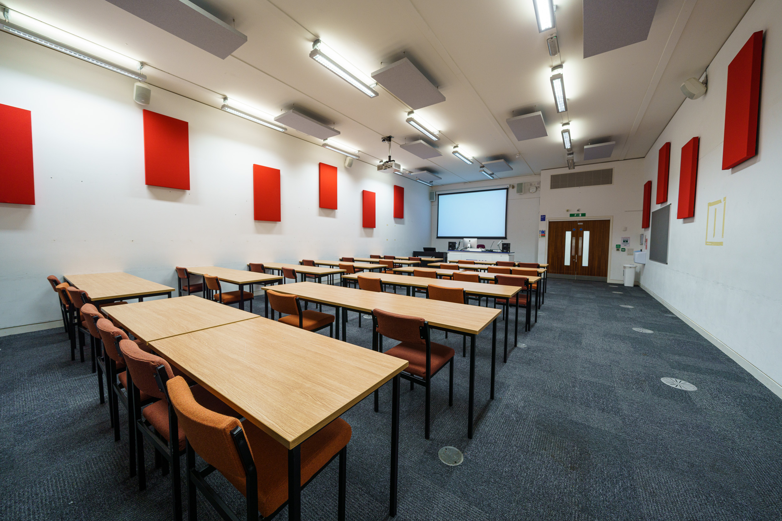 Music teaching space with desks and chairs